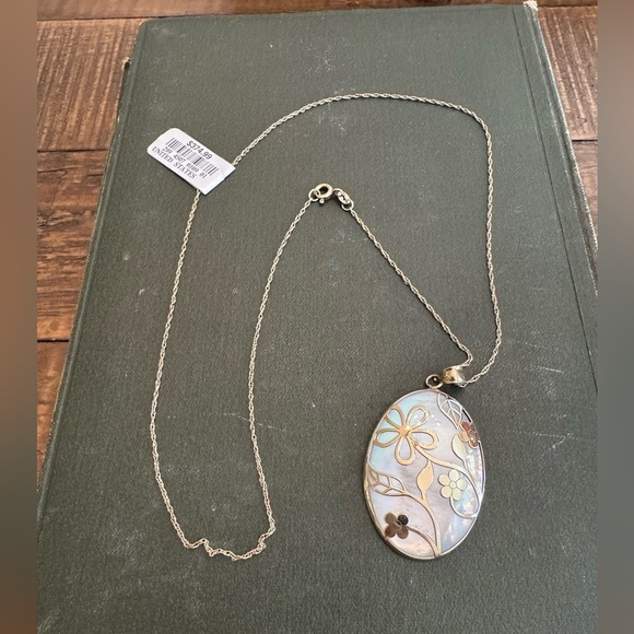 NWT Mother of Pearl 18in 925/14k Yellow Gold Bonded Pendant Necklace - Picture 9 of 14